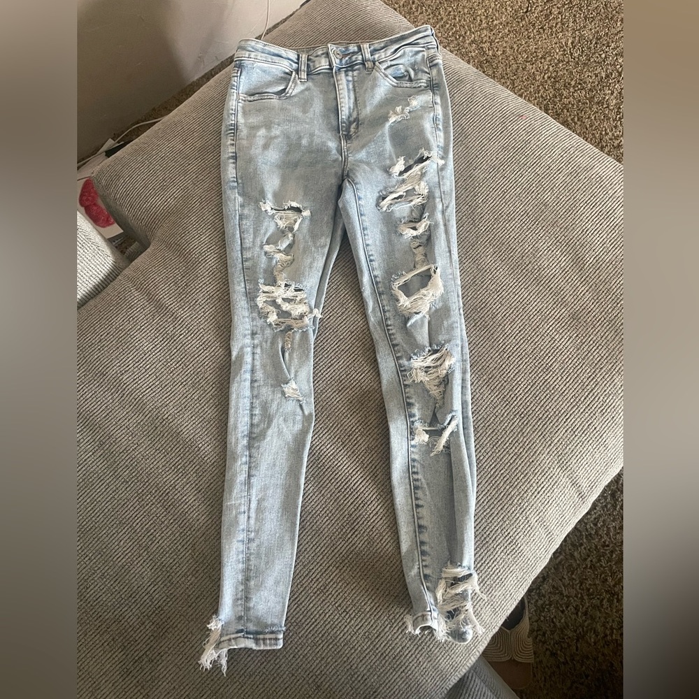 Womens American Eagle Ripped Jeans Size 6